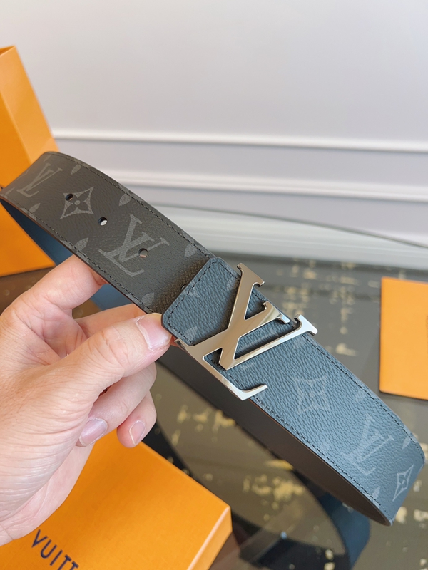 ルイヴィトンベルト正面デザイン